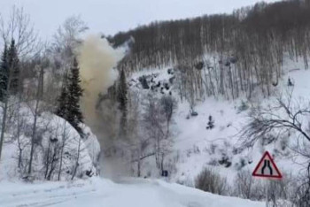 Фотография к новости: О высокой лавинной опасности предупреждают жителей в ВКО