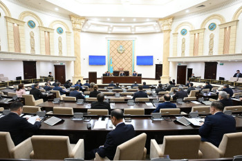 Фотография к новости: Закон о продвижении экспорта несырьевых товаров одобрили сенаторы