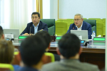 Фотография к новости: Айдарбек Сапаров придумал, как решить сложности со сбытом кукурузы в Жетысу