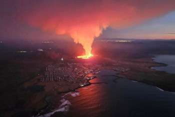Фотография к новости: В Исландии второй раз за месяц произошло извержение вулкана