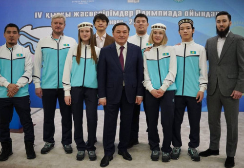 Фотография к новости: Казахстанскую сборную проводили на зимние юношеские олимпийские игры Канвон-2024