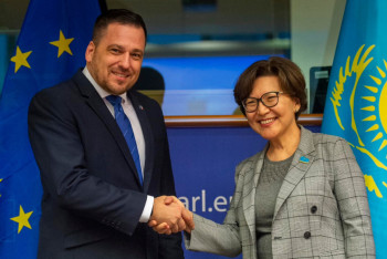 Фотография к новости: Казахстан играет роль надёжного партнёра Евросоюза в регионе - депутат