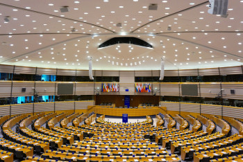 Фотография к новости: Упрощение визового режима: выгоды от расширения межличностных обменов с РК отметили в Европарламенте