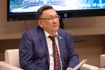 Фотография к новости: Токаев чётко ответил на острые вопросы и поставил точку в разных обсуждениях – мажилисмен об интервью президента