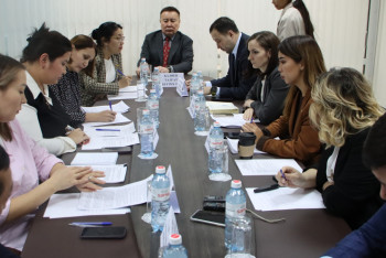 Фотография к новости: Казахстанцы предпочитают объединяться по гражданской идентичности - эксперты