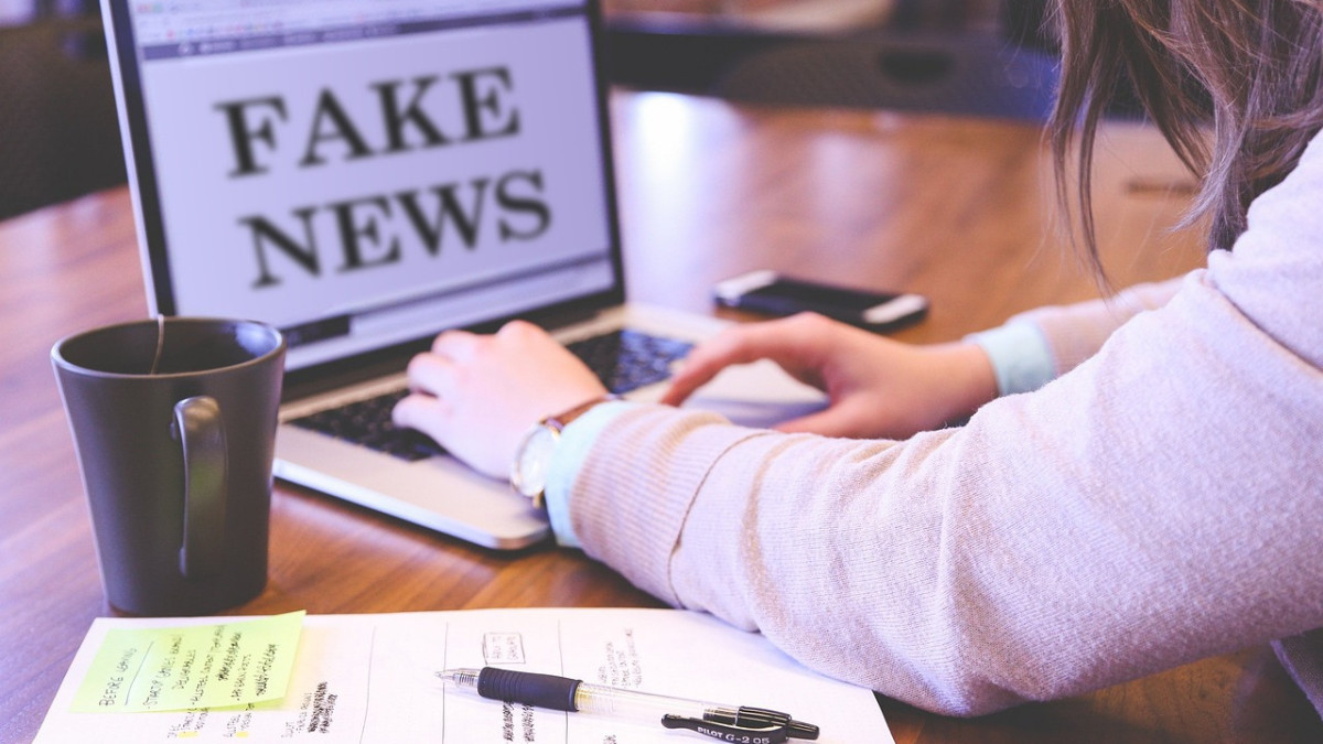  pixabay.com/users/memyselfaneye