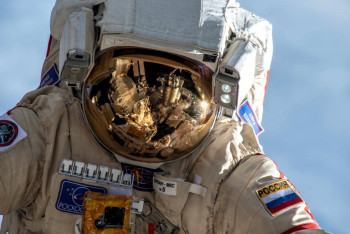 Фотография к новости: Российский космонавт побил мировой рекорд по cуммарному пребыванию на орбите