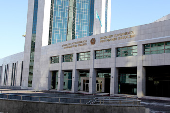 Фотография к новости: Мажилис рассматривает кандидатуру  Олжаса Бектенова на пост премьер-министра РК