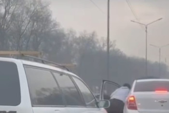 Фотография к новости: Жестокое избиение водителя на трассе в Алматинской области прокомментировали в полиции