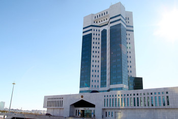 Фотография к новости: Самые молодые министры и "долгожители": Новое правительство Казахстана в цифрах