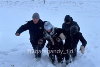 Фотография к новости: Женщина с ребёнком пропали во время бурана в Карагандинской области