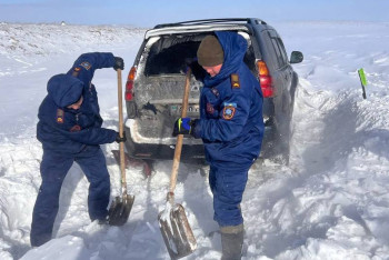 Фотография к новости: Восемь человек спасли из снежного заноса в СКО