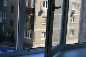 Фотография к новости: Врачи рассказали о состоянии 15-летней девочки, выпавшей из многоэтажки в Петропавловске