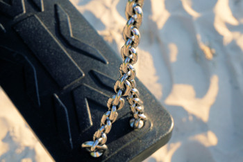 Фотография к новости: Акимат выплатит компенсацию девочке, лишившейся пальца на качелях в Сатпаеве