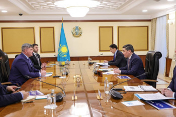 Фотография к новости: Олжас Бектенов встретился с управляющим директором евразийского подразделения "Шеврон"