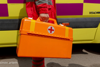 Фотография к новости: Задыхающегося из-за застрявшей фасоли малыша спасли врачи в Алматы