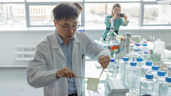 Фотография к новости: Молодых учёных в Казахстане никуда не берут - политолог