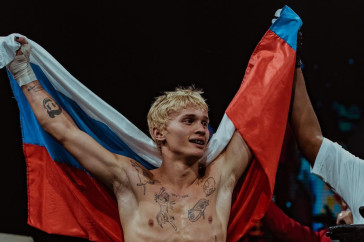 Фотография к новости: Даня Милохин дебютировал в боксе и удивил фанатов сальто