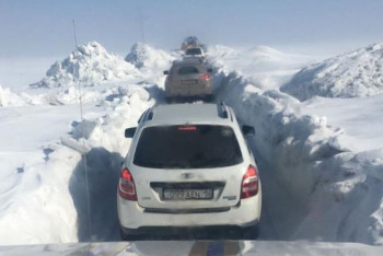 Фотография к новости: 18 человек эвакуировали спасатели из снежного заноса в Алматинской области