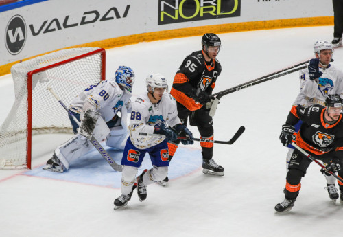 Фотография к новости: "Барыс" дал бой "Амуру" в гостях