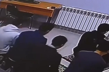 Фотография к новости: Ученики совершали намаз в школе: министр прокомментировал ситуацию