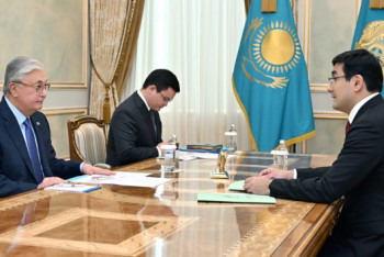 Фотография к новости: Токаев принял руководителя холдинга "Байтерек" Рустама Карагойшина