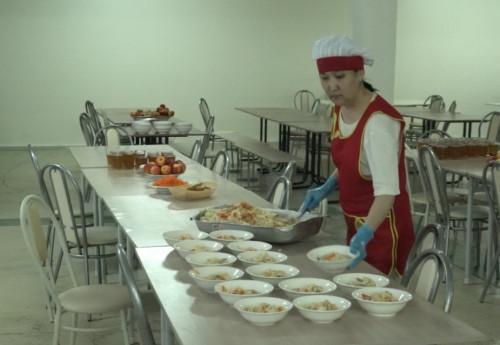 Фотография к новости: Кушать подано, но не вами: кто вмешается в скандал со школьными обедами в Костанае?