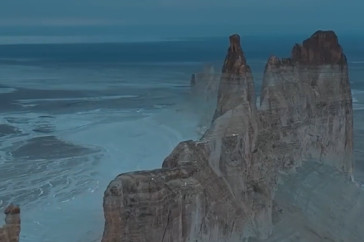 Фотография к новости: Завораживающий "марсианский пейзаж" сняли на видео в Казахстане