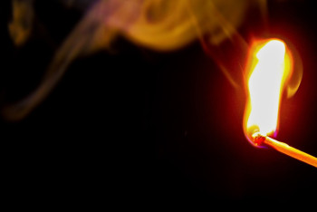 Фотография к новости: Вымогатели угрожали бизнесменам поджогами в Жетысу