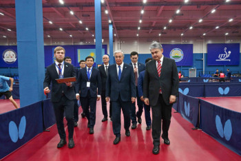 Фотография к новости: Президент посетил Центр настольного тенниса в Усть-Каменогорске