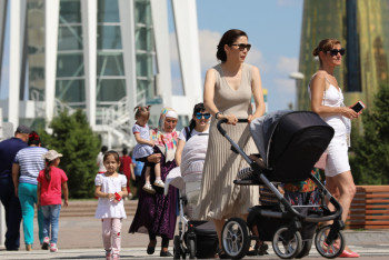 Фотография к новости: Защита прав женщин и детей: мажилис одобрил законы