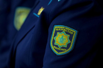 Фотография к новости: Появившееся в Сети фото с беглым экс-акимом в Лондоне прокомментировали в Генпрокуратуре