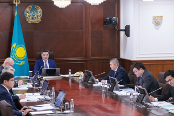 Фотография к новости: Бектенов поручил пересмотреть политику "Байтерека" по поддержке отечественных производителей