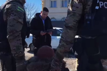 Фотография к новости: Задержание владельца нарколаборатории попало на видео в Атырау