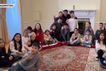 Фотография к новости: Уроки казахского языка и домбры появились в Вашингтоне