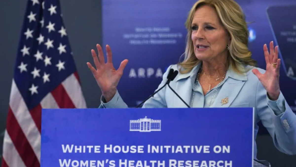  AP Photo/Charles Krupa, Pool