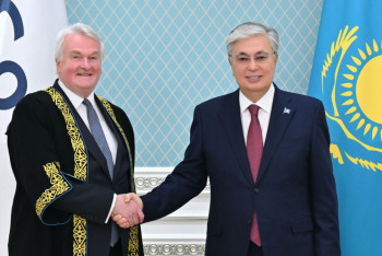 Фотография к новости: Президент Казахстана встретился с новым Председателем Суда МФЦА