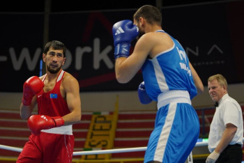 Фотография к новости: Казахстанский боксер побил семикратного чемпиона в отборе на Олимпиаду-2024