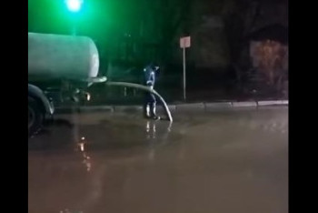 Фотография к новости: Талые воды затопили дороги в Жезказгане