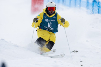 Фотография к новости: Павел Колмаков взял "серебро" на Кубке мира по фристайлу-могул