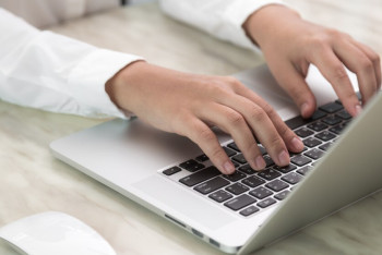 Фотография к новости: Медкнижки казахстанцев полностью переведут в онлайн-формат с 2025 года