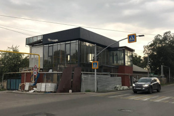 Фотография к новости: Очередное здание сносят в Алматы