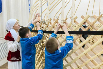 Фотография к новости: В Астане прошел мастер-класс по шитью юрт