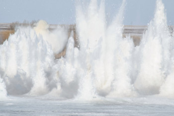 Фотография к новости: Видео взрывных работ на реках показали спасатели ВКО