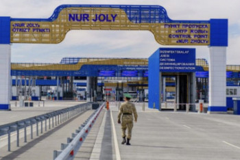 Фотография к новости: Автомобильные пункты пропуска на границе Казахстана с Китаем не будут работать несколько дней