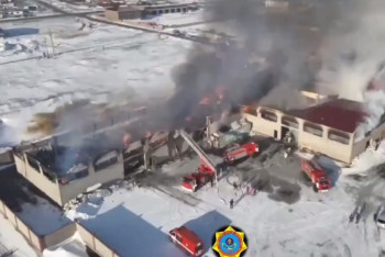 Фотография к новости: Крупный склад по хранению игрушек и подгузников сгорел в Астане