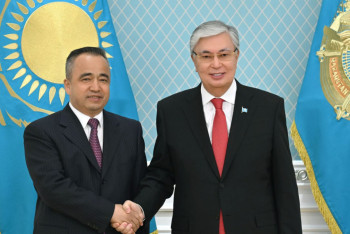 Фотография к новости: Касым-Жомарт Токаев встретился с главой Народного правительства СУАР