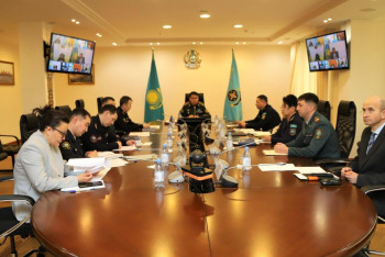 Фотография к новости: В МЧС обсудили готовность к купальному сезону и летним пожарам