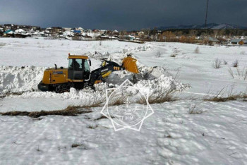 Фотография к новости: В Алтае всё спокойно: противопаводковые работы ведут спасатели и военные