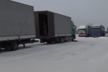 Фотография к новости: Свыше 80 большегрузов незаконно ввезли из Европы в Казахстан